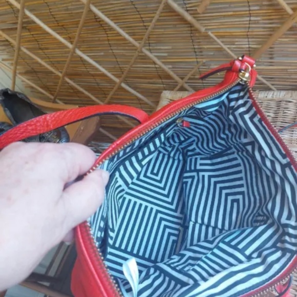 Kate Spade Saturday Leather True Red Satchel Shoulder Bag Womens 14 X 9 X 5 - Picture 3 of 5